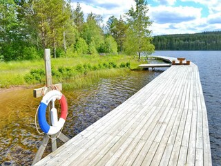 der große Badesteg am See