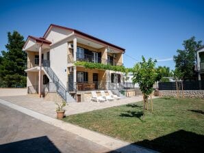 Apartment Zora in Seline, near the pebble beach - Seline - image1