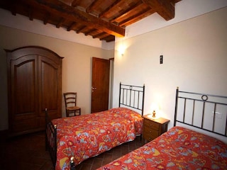 Castle Foiano della Chiana Features 17