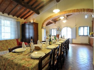 Castle Foiano della Chiana Features 13