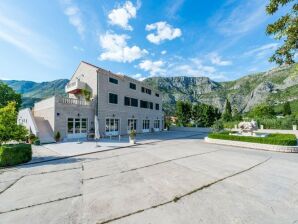 Apartments Azzurro- One Bedroom Apartment with Terrace and Hot Tub