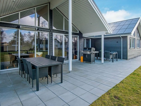 14 Personen Ferienhaus in Juelsminde