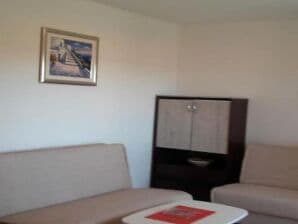 Appartamento Apartments Smilje i Maslina - One Bedroom Apartment with Terrace 1 - Karin - image1