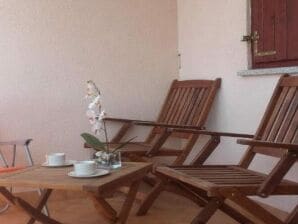 Appartement Apartments Smilje i Maslina - One Bedroom Apartment with Terrace 2 - Karin - image1