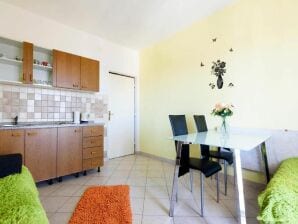 Appartement Apartments Milic - One Bedroom Apartment with Terrace and Sea View - Karine - image1