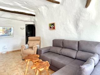 Cave dwelling Huéscar Features 12