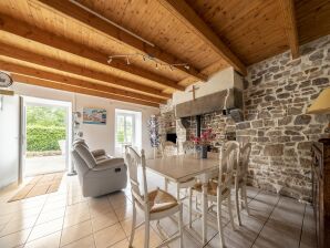 Ferienhaus Casolare in pietra a Saussey con grazioso giardino