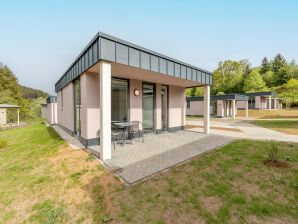 Bungalow Comfortabele bungalow aan het Kronenburgmeer met terras
