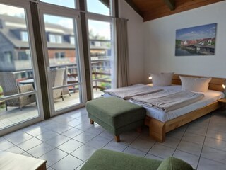Doppelbett mit Komfortmatratzen