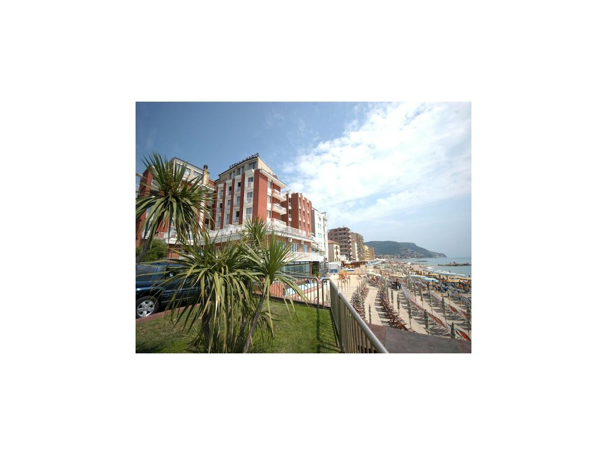 Apartment Pietra Ligure Außenaufnahme 1