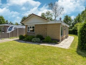Ferienhaus Vakantiehuis in Baarland met tuin