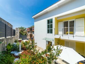 Apartments Ema-Comfort Two Bedroom Apartment with Sea View ( Fancy )