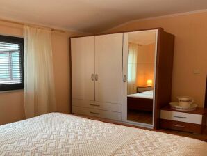 Appartement Apartments Nives - Three Bedroom Apartment with Terrace and Sea View