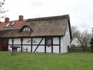 Vakantiehuis Huis met rieten dak in Pogress met een groot perceel - Luckwitz - image1