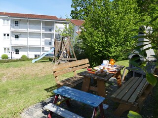 Draussen frühstücken und Sonne geniessen