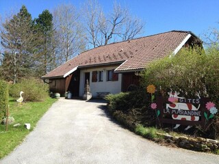 Ferienhaus Chavornay Außenaufnahme 5