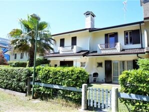 Einladende Villa in Porto Santa Margherita mit privatem Garten - Porto Santa Margherita - image1