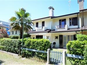 Einladende Villa in Porto Santa Margherita mit privatem Garten - Porto Santa Margherita - image1