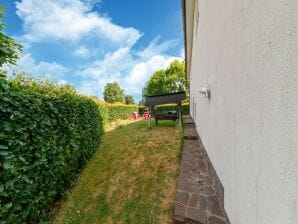 Holiday house Schönes Ferienhaus in Bütgenbach mit Tennisplatz - Bütgenbach - image1