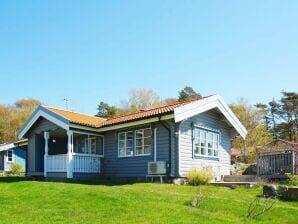 Holiday house 4 Personen Ferienhaus in GRUNDSUND - Ellös - image1