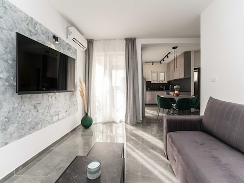 Appartement Luxury D Apartments - Luxury Two Bedroom Apartment with Terrace A2