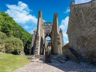 Vakantiehuis Saint-Germain-sur-Ay Omgeving 36