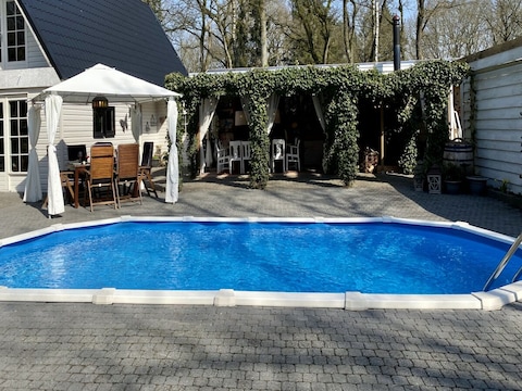 Ferienhaus Villa im Drents-Wald mit Pool für 6 Von Belvilla
