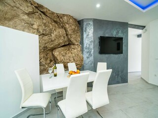 Apartment Molunat Features 21