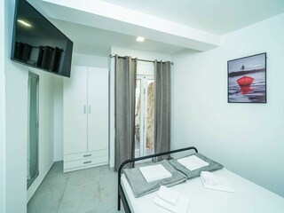 Apartment Molunat Features 23