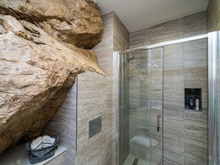Apartment Molunat Features 25