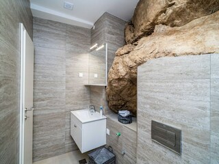 Apartment Molunat Features 25