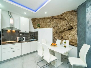 Apartment Molunat Features 27