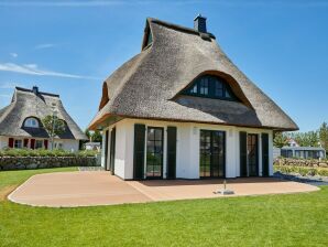 Reetdachhaus en Bodstedt con sauna am Bodden