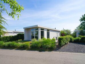 Vakantiepark Chalet met vaatwasser vlakbij het strand - Doornspijk - image1