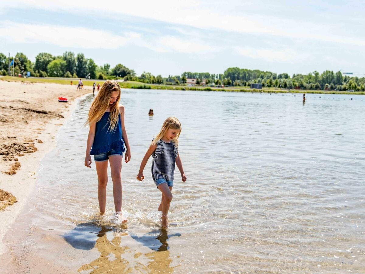 Holiday park Ouderkerk aan den IJssel Environment 1