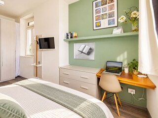 Schlafzimmer mit Doppelbett