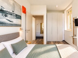 Schlafzimmer mit Doppelbett