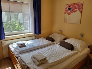 Schlafzimmer 2