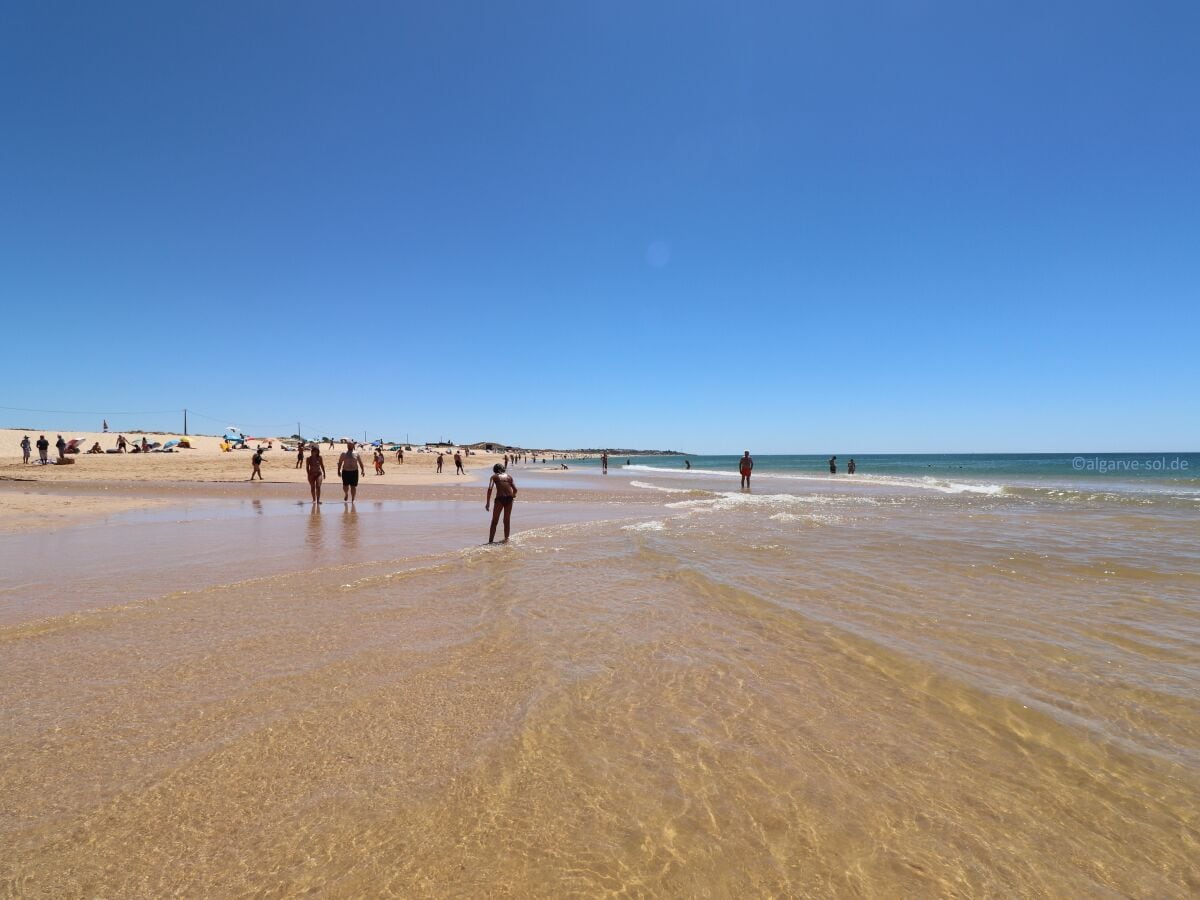 viele Kilometer Strand mit Sanddünen bis Gale