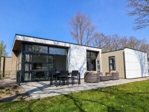 Vakantiepark Modern huis met decoratieve open haard - Baarlo - image1