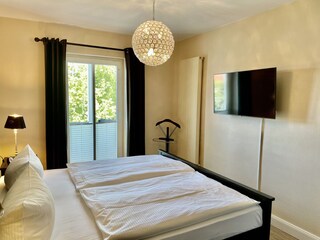 Schlafzimmer mit TV