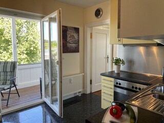 Küche mit Zugang Balkon