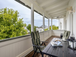 Balkon über den Dächern von Binz