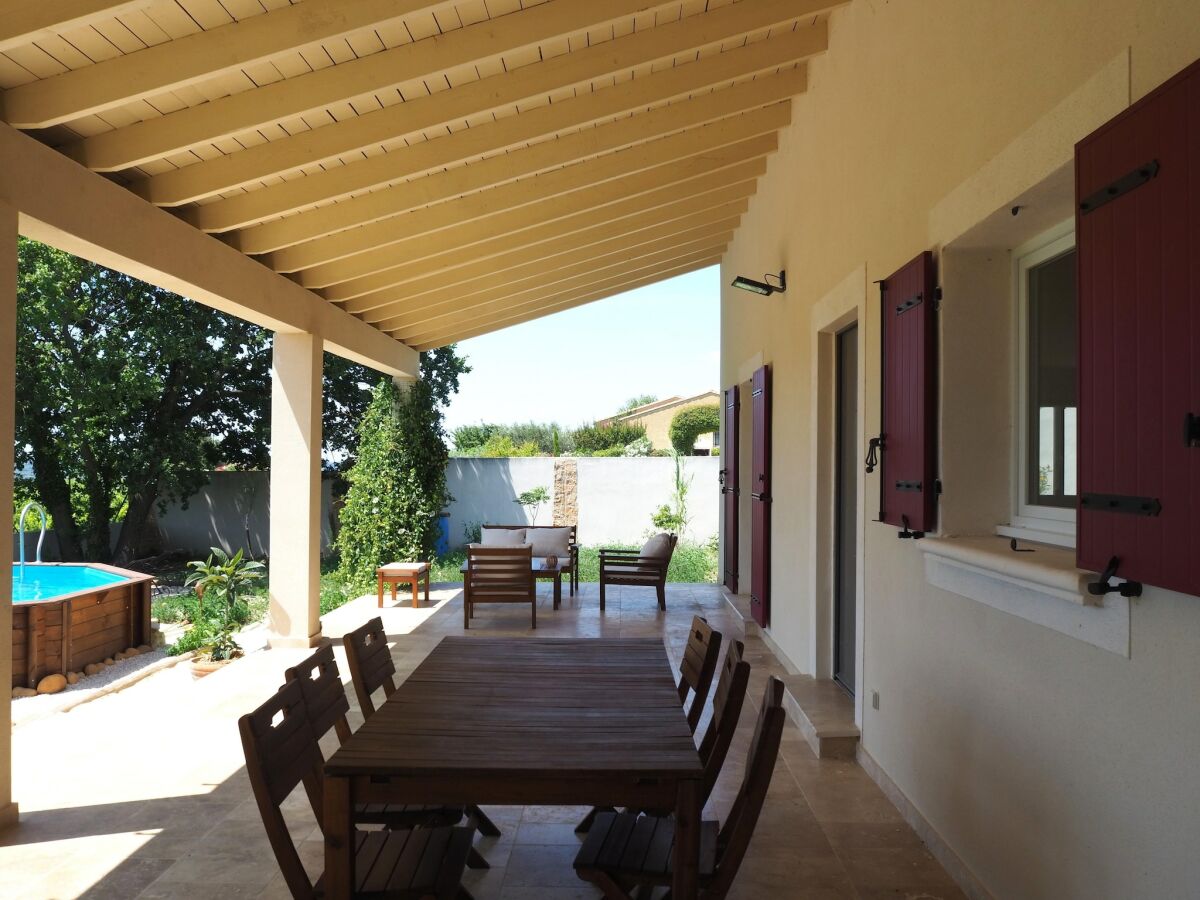 Maison de vacances Domazan Enregistrement extérieur 1