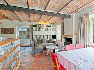 Holiday house Yèvre-la-Ville Features 24