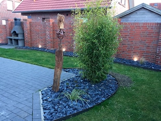 Der neu gestaltete Garten mit licht und Stimmung