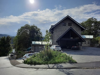 PKW Stellplatz unter Carport links