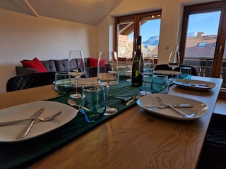 Essen mit Bergblick