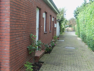 Ausfahrt vom Parkplatz  auf den Knudtsenweg