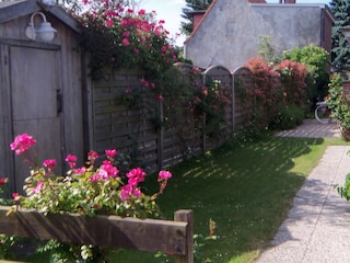 Rosengarten mit Parkplatz